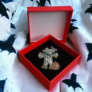 Vtg Brooch/Pin Scarecrow Pumpkin Bird‎ Pewter Enamel with Purple Crow